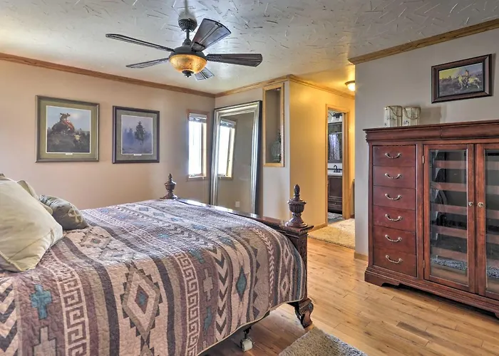Private Ranch Retreat W/ Mountain Views! Сasa de vacaciones