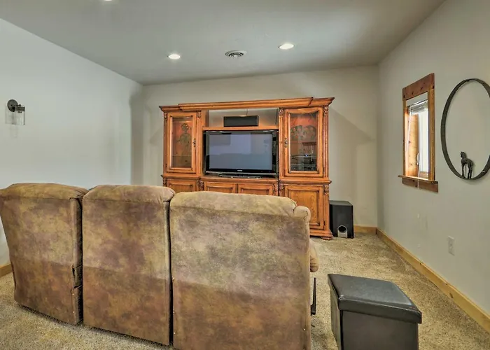 Private Ranch Retreat W/ Mountain Views! *