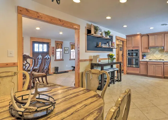 Private Ranch Retreat W/ Mountain Views! Сasa de vacaciones Clark