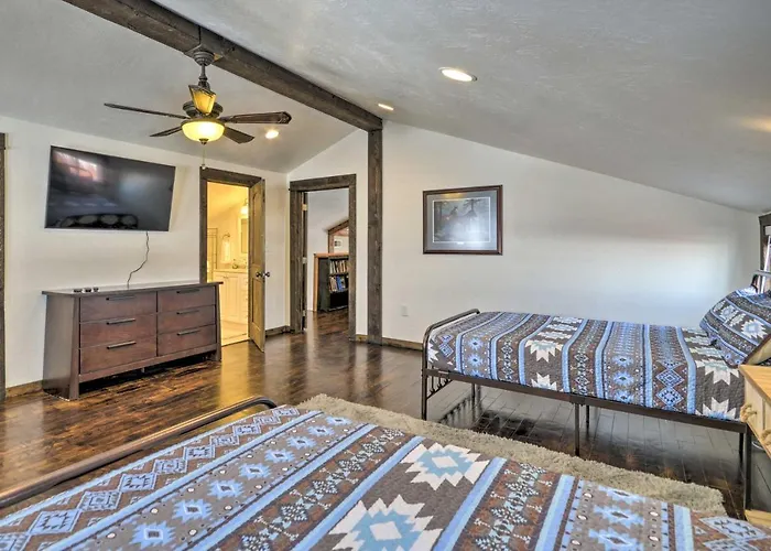 Private Ranch Retreat W/ Mountain Views! Сasa de vacaciones Clark