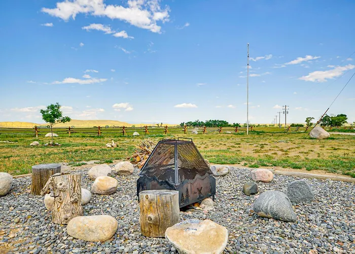 Сasa de vacaciones Private Ranch Retreat W/ Mountain Views!